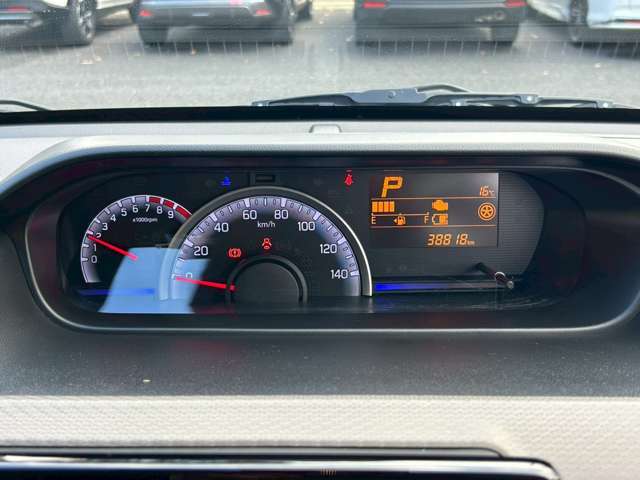 メーターまわりがシンプルで、視認性、デザイン、安全性ともにバッチリです！