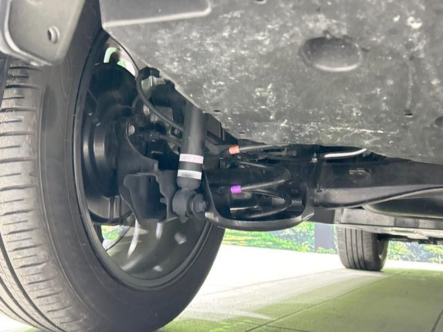 お車を安心してお乗りいただく為には、足回りの定期点検が欠かせません。サービスサポート（有償保証）では無料点検もご提供しており、安心のカーライフをお過ごしいただけるサポート体制が整っています。