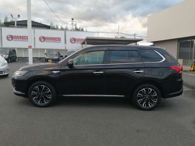 ☆チャンスの魅力4☆　お客様のカーライフをトータルサポート！！多くのお客様に、ご購入後も永いお付き合いを、させて頂いています！任意保険や車検は勿論、日常のオイル交換など、お任せ頂いています！！