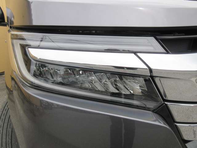 お車の知識がなくても大丈夫です！お車に詳しい専門スタッフが丁寧親切にご説明させていただきますのでお気軽にご質問下さい！