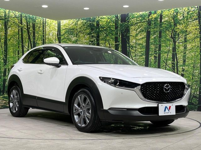 大好評のボディコーティング「弾スプラッシュコート」もご納車までに施工可能。通常のガラスコートと異なる、耐久年数6年の無機質ガラスコーティングが、ボディをキレイな状態に保ってくれます。
