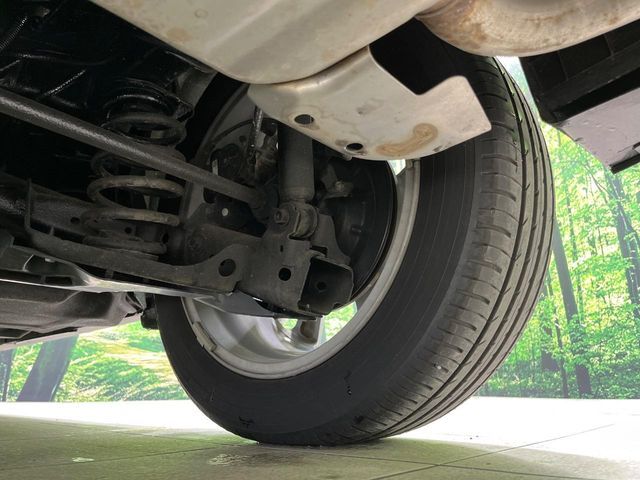 お車を安心してお乗りいただく為には、足回りの定期点検が欠かせません。サービスサポート（有償保証）では無料点検もご提供しており、安心のカーライフをお過ごしいただけるサポート体制が整っています。