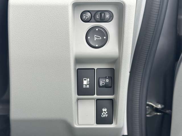 ★納車前に、専属のクリーニングスタッフが、ピッカピカにクリーニングして納車いたします！もちろん、ピッカピカの状態でお渡しするクリーニング費用も支払総額に含まれています！