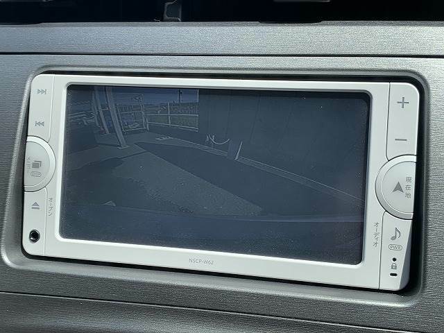 【カラーバックモニター】搭載しています。リアの映像がカラーで映し出されますので日々の駐車も安心安全です。