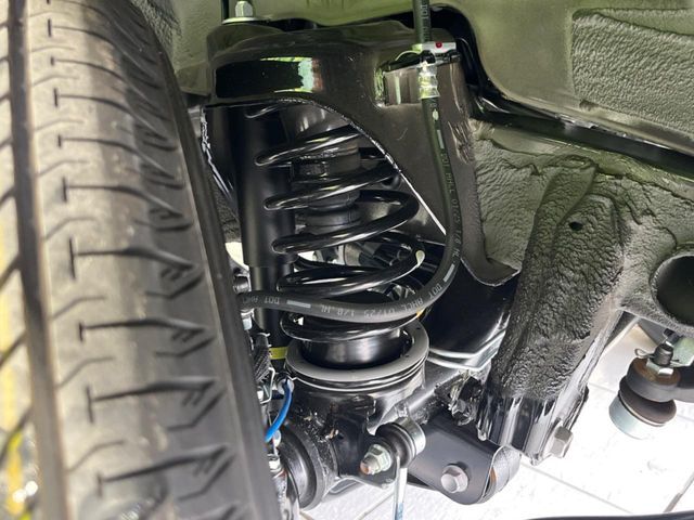 お車を安心してお乗りいただく為には、足回りの定期点検が欠かせません。サービスサポート（有償保証）では無料点検もご提供しており、安心のカーライフをお過ごしいただけるサポート体制が整っています。