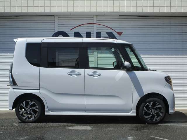 ユーザー様より仕入れる車両は査定員により厳格な査定を行います！機関系の状態はもちろん、骨格部位の修復歴や外板パネルの交換歴・板金塗装歴などを十分に確認した上で、基準に達した車両のみを取り扱います！！