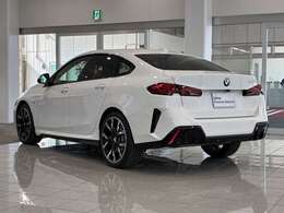BMWを熟知したメカニックよる100項目の納車前点検☆ドイツ本国と同様の教育・訓練を受けたBMW専門メカニックが100項目にも上るポイントを徹底的にチェックいたします。