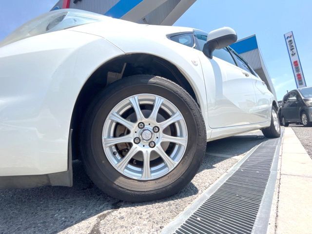 【アルミホイール】外観にマッチしたアルミホイールを装着しております。各種アルミホイールや、スタッドレスタイヤも取扱いしております。是非ご相談ください♪