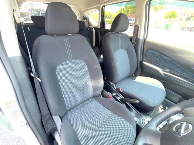 弊社では、全車『修復歴なし』のお車のみ取り扱っております。専任バイヤーによる厳選した仕入れの後、入庫後の車両チェックを行い、ネクステージが認定した高品質な中古車をご提供しております。