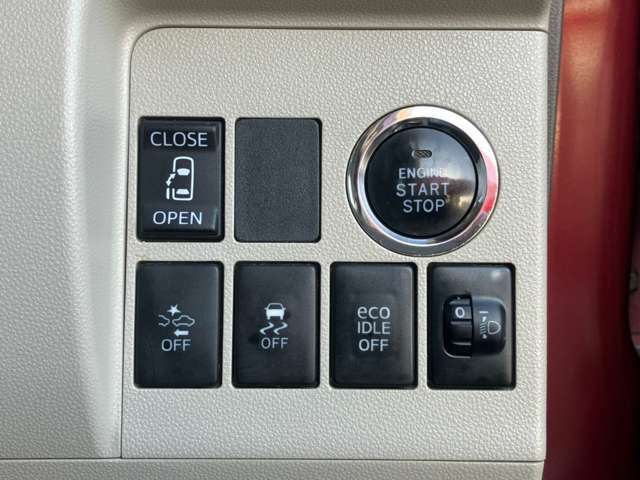 運転席のスイッチでスライドドアの開閉も可能！