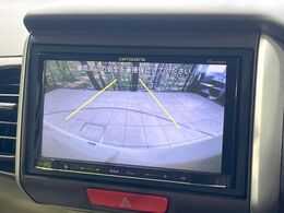 【バックカメラ】駐車時に後方がリアルタイム映像で確認できます。大型商業施設や立体駐車場での駐車時や、夜間のバック時に大活躍！運転スキルに関わらず、今や必須となった装備のひとつです！