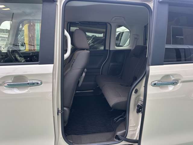 ★5年間新車保障★初度登録から5年間の新車保証が含まれています。長期間、安心してお乗り頂けます！保障費用は支払総額に含まれています！遠方のお客様は保証継承後、お近くのディーラーにて保証が受けられます！