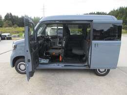 センターピラー無し広々積み下ろし