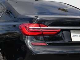 スカイラウンジパノラマサンルーフ＆BMWレーザーライト＆harman/kardon等豪華装備満載です！！　直列6 気筒 DOHCターボ・エンジンを搭載し