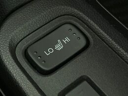 【シートヒーター】寒い日に重宝するシートヒーター！エアコンより早く温まってくれるので寒がりの人も安心ですね♪エアコンの温風は乾燥するから苦手、という方にもをおすすめです。