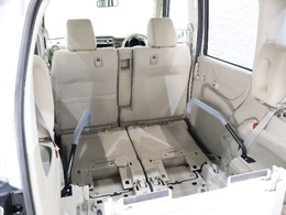 車いすのサイズ、形状によっては乗り込みが出来ない場合がございます。可能であれば、ご来店の上確認をお勧めいたします。
