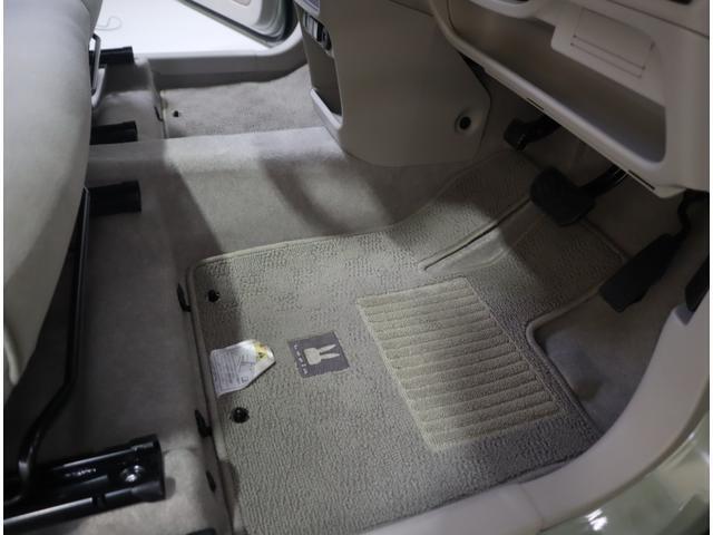 クリーニング済みフロアマット付き☆多少の使用感はありますが、この程度なら許容範囲という方には初期費用が浮いて嬉しいPOINT！