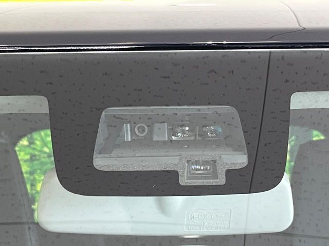 【スズキ　セーフティサポート】走行中に前方の車両等を認識し、衝突しそうな時は警報とブレーキで衝突回避と被害軽減をアシスト。より安全にドライブをお楽しみいただけます。
