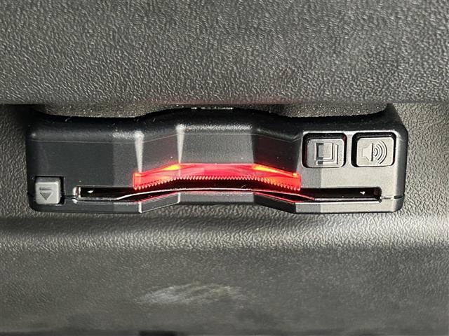 ◆【ETC】有料道路を利用する際に料金所で停止することなく通過できる、ETC車載器（ノンストップ自動料金収受システム機器）が装備されています。セットアップを行うことで利用可能になります。