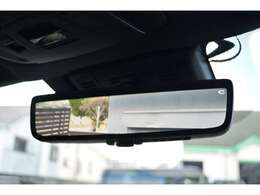 ■デジタルインナーミラーが装備されておりますので、後方の確認もしやすくなっております。さらにドライブレコーダーの機能もついておりますので、別でドラレコを取り付ける必要もありません。