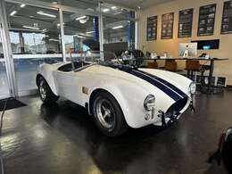 SUPERFORMANCE MKIIIは、シェルビーアメリン社のライセンスを得て、米国において販売されてきた安定感のあるモデルです。3年走行無制限の保証付き販売となります。