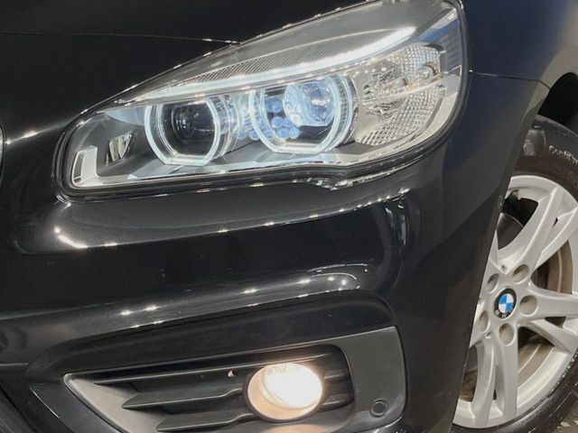 ●LEDヘッドライト：夜間走行時も良好な視界を確保し安心して運転できる高輝度LEDヘッドライトを装備！点灯速度が早く、消費電力も抑えられています。