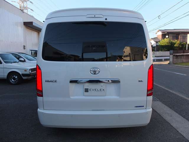 光り輝くLEDテールランプも装備しております。