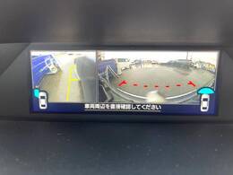 【サイド＆バックカメラ】停車・駐車時に死角になりがちな運転席から見えづらいサイドとリアの障害物を確認できます！雨天時や夜間などは特に活躍してくれるアイテムです。