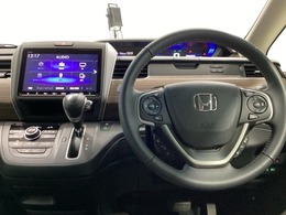 ドライブの必需品。見やすい・使いやすいHonda純正のメモリーナビを搭載。