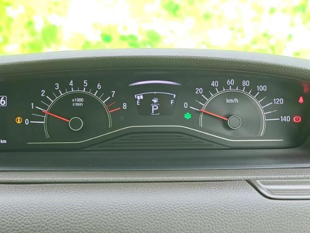 WECARSの展示場では実際に見て、触ってお車をお選びいただけます！知識の豊富な営業スタッフが様々なカーライフをご提案いたします！