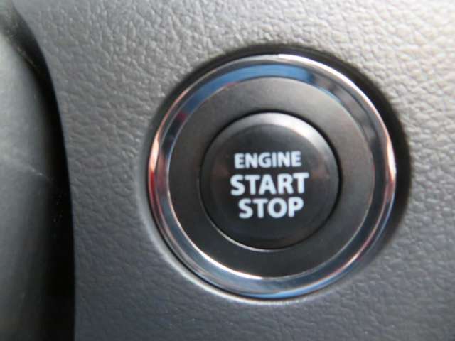 【スマートキー＆プッシュスタート】ブレーキを踏みながら、このボタンを押すだけでエンジンがかかります！鍵はポケットやカバンに入れたまま！一度使うと、もう手放せません☆