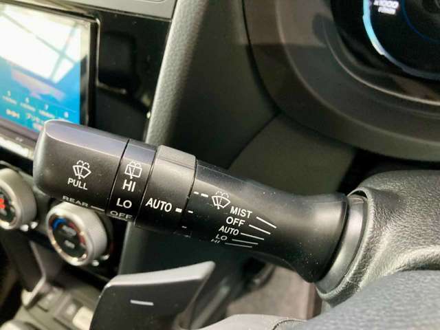 【ウィルス対策】当店のお車は全車に車内消臭・抗菌コーティングを行っております！プロのスタッフが1台1台丁寧すみずみまで綺麗にしてお客様のお手元にお渡しいたします。