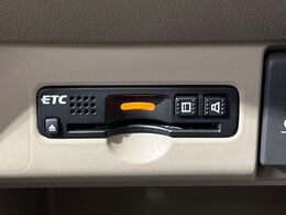 【ETC】高速道路の料金所をストレスなく通過！話題のスポットやサービスエリアに多い「スマートIC」利用時は必須のアイテムです。当店でセットアップを実施、ご納車当日からすぐにご利用いただけます！