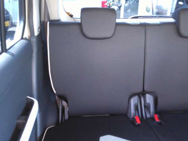 運転席側後部座席