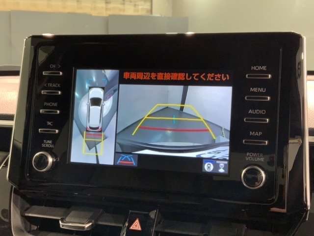 全方位モニターがついています！　車の周囲を360°安全確認できるので、普段の駐車はもちろんの事、縦列駐車や幅寄せの際にも活躍してくれますよ。