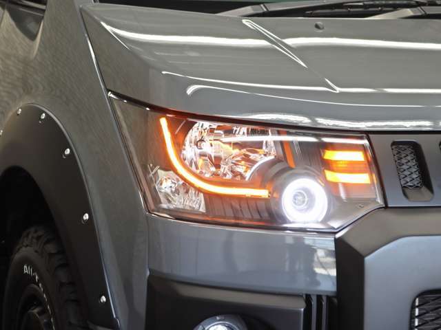 LEDファイバーラインはウィンカーとも連動し点滅致します。ご希望のお客様は簡単な配線加工で連動を解除する事も可能です。