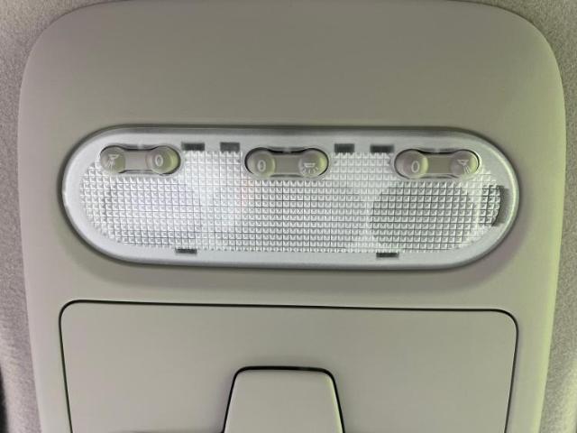 国産車から輸入車まで多様なお客様のニーズのお応えできるように、全国規模で豊富な在庫展開！車のことならWECARSへ！