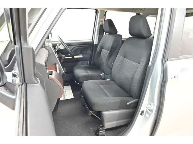 展示にない在庫でもトヨタカローラネッツ岐阜の在庫約500台を店内で検索できます。全国のトヨタディーラーの在庫からお探しすることもできますので、きっとお気に入りの一台が見つかると思います！