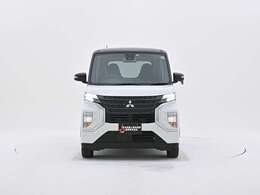 【LEDヘッドライト】悪天候や夜間走行時も良好な視界を確保し安心して運転できる高輝度LEDヘッドライトを装備！点灯速度が早く、消費電力も抑えられています