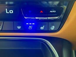 【シートヒーター＆シートクーラー】高級車にふさわしい快適装備で、夏場は座面から涼しい風が、冬場は身体の芯からポカポカになりますね。