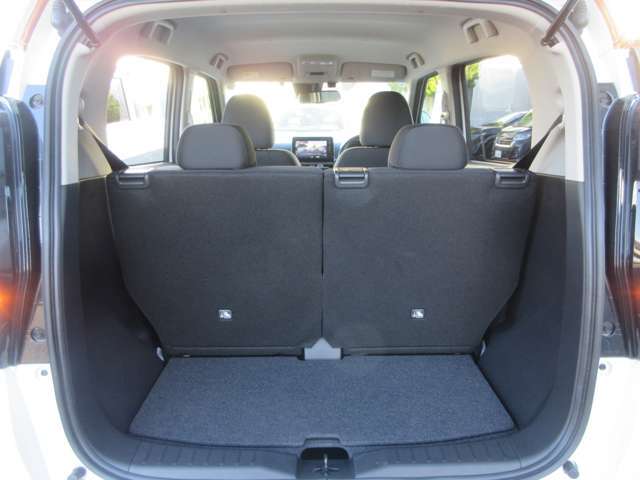 メーカー保証継承サービス初度登録日より5年又は10万KM全国2300ヵ所の日産サービス工場にて保証