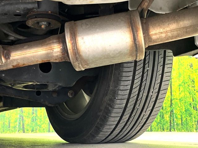 お車を安心してお乗りいただく為には、足回りの定期点検が欠かせません。サービスサポート（有償保証）では無料点検もご提供しており、安心のカーライフをお過ごしいただけるサポート体制が整っています。