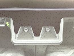 【スマートアシスト】走行中に前方の車両等を認識し、衝突しそうな時は警報とブレーキで衝突回避と被害軽減をアシスト。より安全にドライブをお楽しみいただけます。