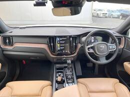 XC60D4AWDインスクリプションが入庫しました！衝突被害軽減ブレーキやインテリセーフなど安全機能搭載！日々の運転を快適に過ごしていただけるパワーシートやシートヒーターなどの贅沢装備も満載です♪