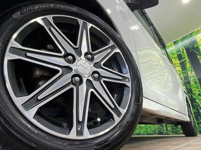 【純正15インチアルミホイール】外観にマッチした純正アルミホイールを装着しております。各種社外アルミホイールや、スタッドレスタイヤも取扱いしております。是非ご相談ください♪