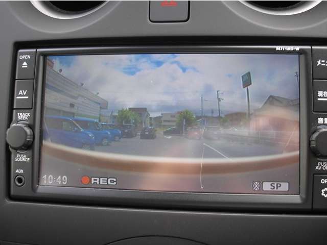 ドライブレコーダーはナビゲーションと連動して、ナビの画面で映像を確認できます。