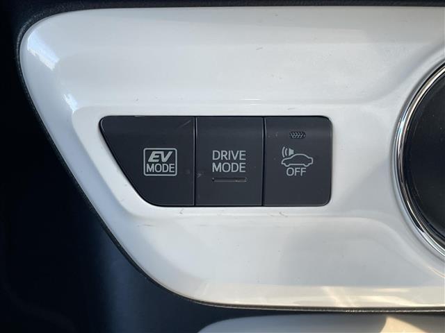 気になる車はすぐにお問い合わせください！画面右側の0066から始まる無料ダイヤルからお問い合わせ下さい！専門スタッフがお車のご質問にお答えいたします！