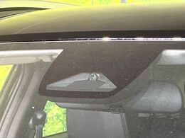 【ホンダセンシング】走行中に前方の車両等を認識し、衝突しそうな時は警報とブレーキで衝突回避と被害軽減をアシスト。より安全にドライブをお楽しみいただけます。