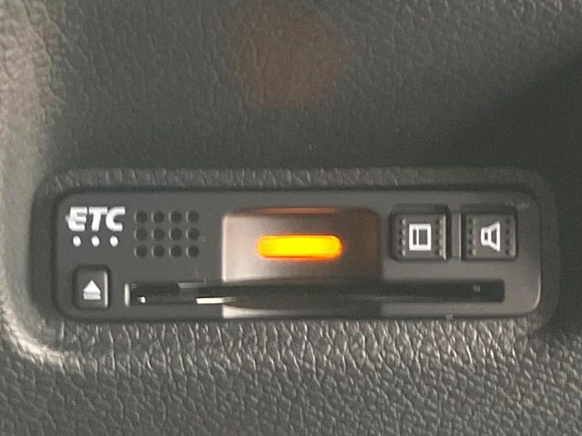 【ETC】高速道路の料金所をストレスなく通過！話題のスポットやサービスエリアに多い「スマートIC」利用時は必須のアイテムです。当店でセットアップを実施、ご納車当日からすぐにご利用いただけます！