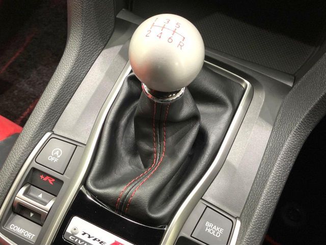 【フロア6速MT】走りの6速MT！！スポーティーな走行をお楽しみいただけます♪
